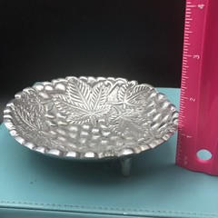 Adorable ❤️ Cast Aluminum Trinket Dish Tray Grapes 4 1/2 Inches Across Fun