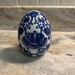 Blue & White Chinese Chinoiserie Lotus Blossom Egg 4.25”