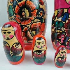 Vintage MATRYOSHKA Russian Traditional Hand Painted Wood Nesting Dolls 1960’s
