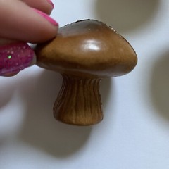Vtg 5 Mini Brown Plastic Mushrooms Toadstools Crafts Country Cottage Decor