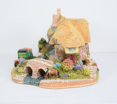 Lilliput Lane Old Scrumpy Farm. Mint in its original box with a deed. L2394