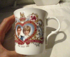 CROWN TRENT Fine Bone China Commemorate Prince Charles & Lady DI Marriage 1981