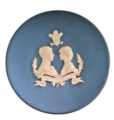 Wedgwood Blue Jasperware Charles & Diana Royal Wedding 1981 4″ w/ Display Stand