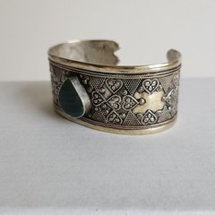 Vintage Tribal Cuff Bracelet | Mixed-Silver 800–900 Content | Malachite Cabochon