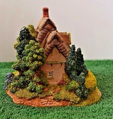 Lilliput Lane Cotman Cottage Signed piece, boxed and with a deed.