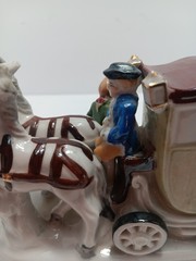 Hand Painted Porcelain Stagecoach W/Passengers Figurine Made In Japan 6.5″L