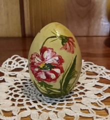 Vintage Handpainted Wooden Eggs. Unsigned And Unbranded.