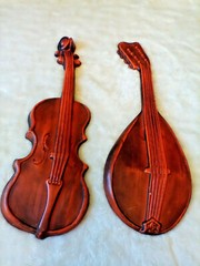 VINTAGE “ROYAL” CAST METAL VIOLIN & MANDOLIN WALL HANGING 18″ ORANGE 60’S 70’S