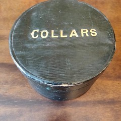 Antique early 20th century Edwardian leather bound round gentleman’s collar box