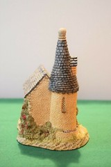 David Winter Cottages The Chapel, In excellent condition, not in original box.
