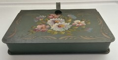 Vintage E.T. Nash Tole Ware Butler Flowers Floral Metal Trinket Box Hinged Lid