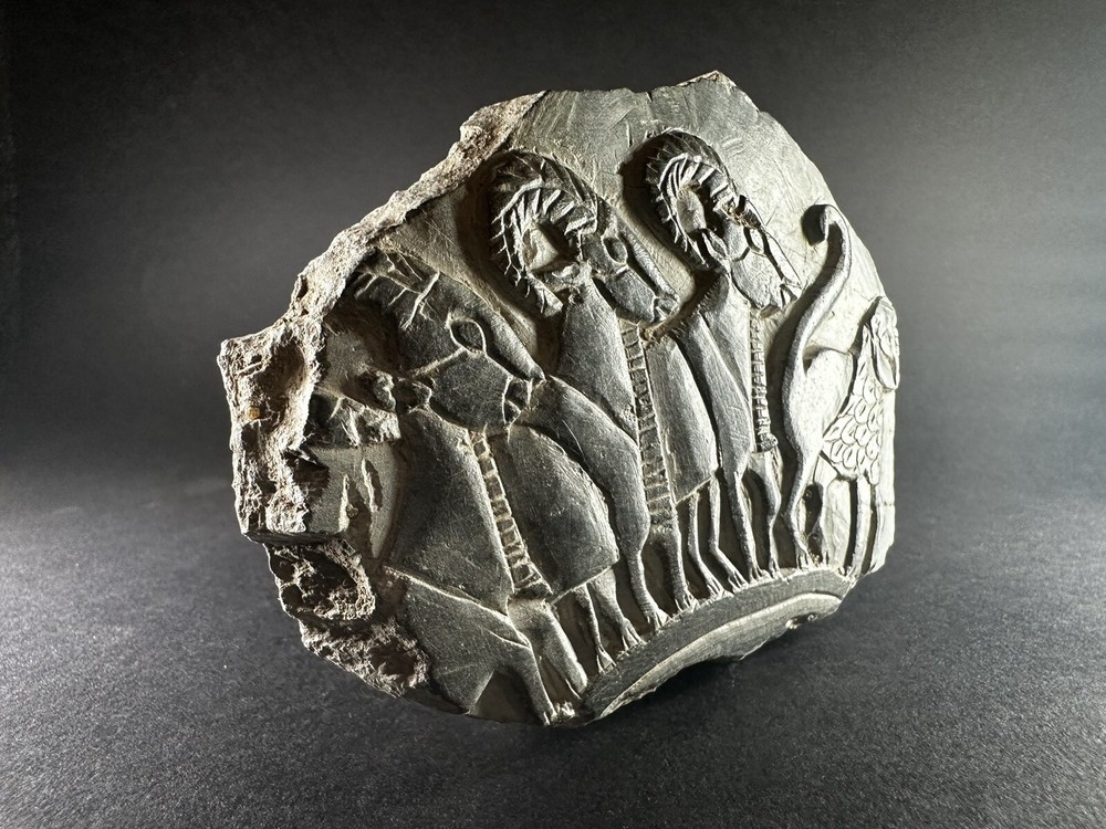 SCARCE ANCIENT N-EASTERN BLACK STONE RELIEF FRAGMENT OF 3 RAMS & MONKEY 498 GRAM