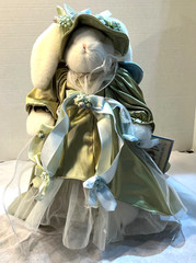 Bunnies by the Bay 1990s Quinn w/Orig Box & Tag 18″ Tall Vintage Rare Excellent!