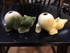 2- Vintage Cats Green & Yellow Ceramic McCoy Shawnee Hall Unknown