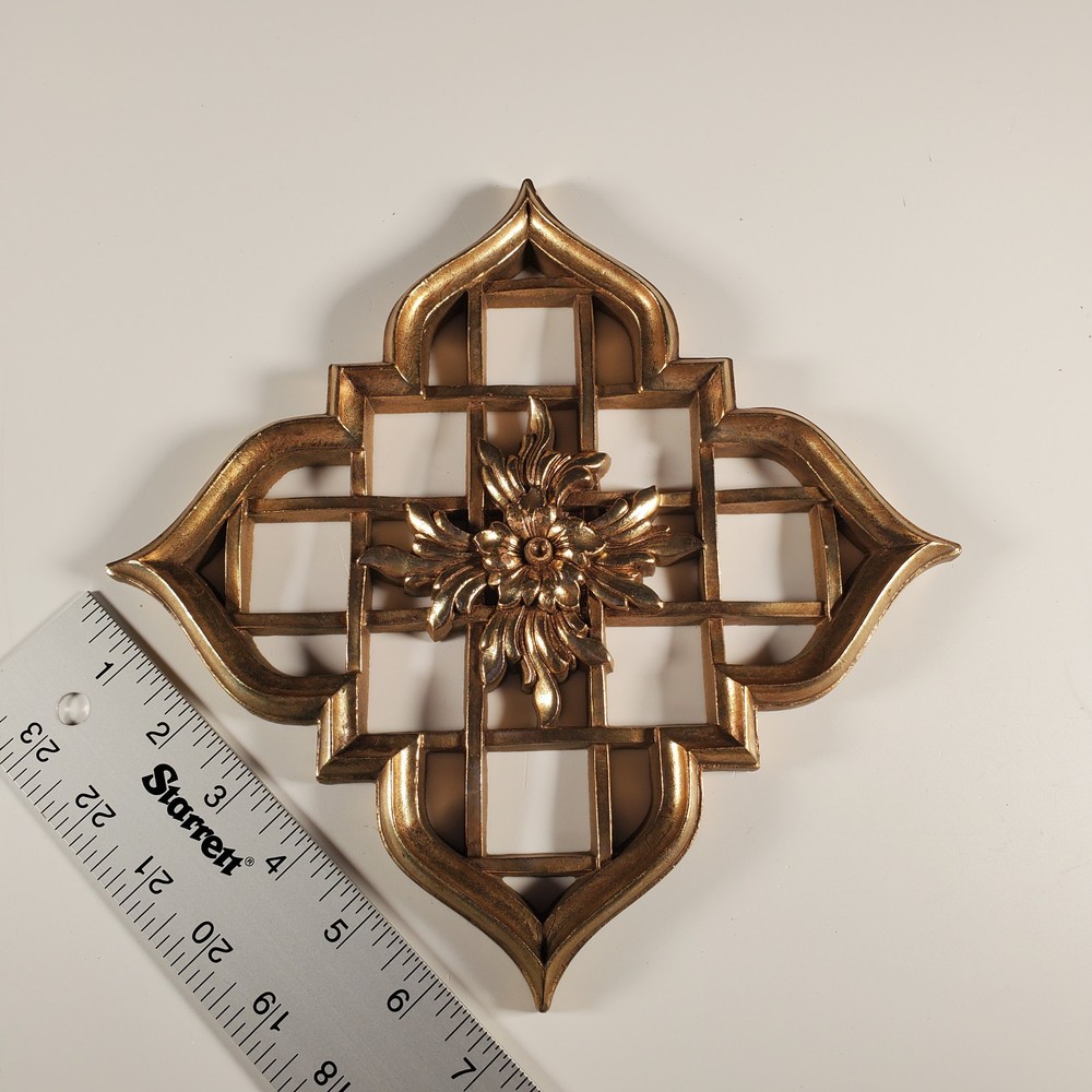 Vintage Syroco Gold Wall Plaque Fretwork Medallion Made In USA 11258 Home Decor