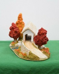 Lilliput Lane Collectibles Covered Memories Mint in original box.