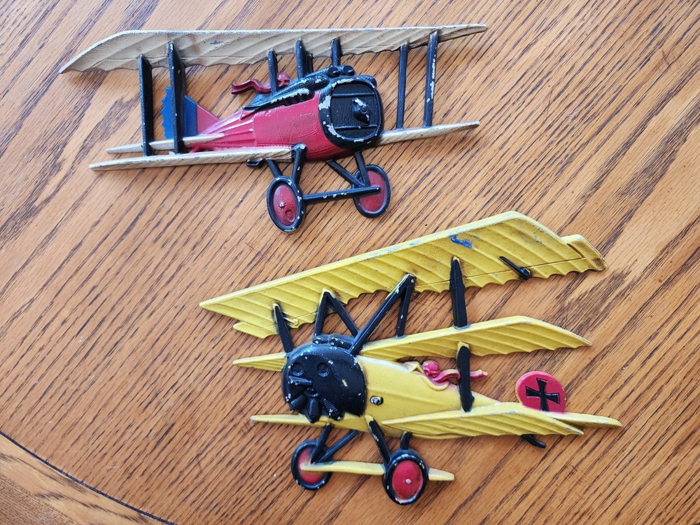 Set Of 2 Vintage 1975 Homco Cast Metal Airplanes Wall Plaques USA Biplane
