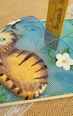 VTG 1990’s Hand-Painted Cat Wall Pocket, Tin w/Metal Mesh & Dragonfly Accents