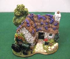 Lilliput Lane Bonnie Scotland L2549 Mint in box with a deed.