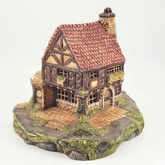 Vintage Hand Made ceramic Painted Cottage Home Decor David Winter (?)