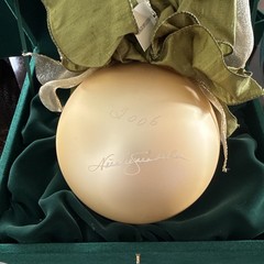 Natalie Sarabella Bergdorf Goodman Glass Hand-Painted Signed Ornament 2006
