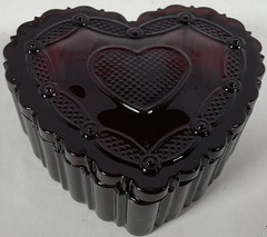 Vintage Avon 1876 Cape Cod Ruby Red Glass Heart Shaped Trinket Box Original Box
