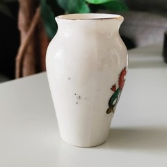 Antique Cambridge Coat of Arms Mini Vase – United Kingdom WH Goss Porcelain 2.5″