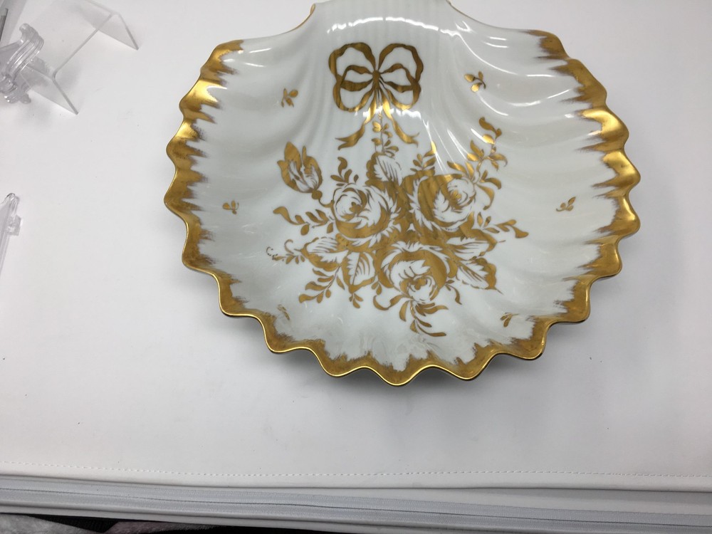 VTG Limoge France White W/Gold Floral Design 12-1/4″Clam Shell Shaped Bowl