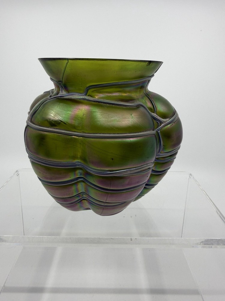 Pallme König & Habel Art Nouveau Iridescent Fadendekor Green Glass Vase Chips