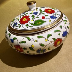 Vintage Dakas Ceramic Rhodes Greece Hand Painted Lidded Bowl 24K Gold Gilt 16cm