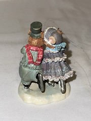 Vintage Cast Iron Or Cast Metal Mouse Couple Figurine