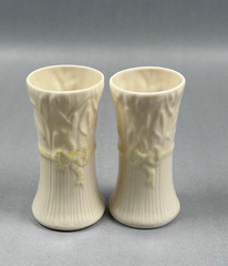 Pair of Vintage BELLEEK Ireland Yellow Ribbon Typha Spill Vases 3.75″ Gold Stamp