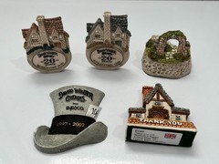 David Winter Assorted Small Plaques, some signed