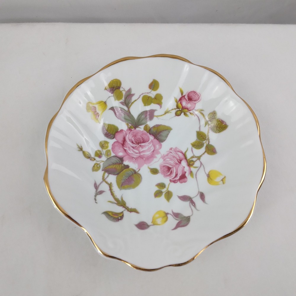 Royal Tara Ireland Roses Floral Seashell Shaped Trinket Dish Fine Bone China
