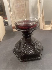 Avon 1876 Cape Cod Collection RUBY RED PEDESTAL Hurricane Lamp ORIGINAL BOX Pz