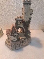 David Winter 2 Pcs Hand Painted In England Castle/village * ESTATE SALE *