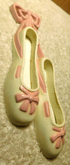 Unbranded~Vintage Pink & Off White Ballerina Shoes Wall Decoration