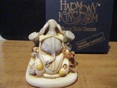 Harmony Kingdom Heavy Petting Elephants in Love VW Blue Box Series UK Made SGN