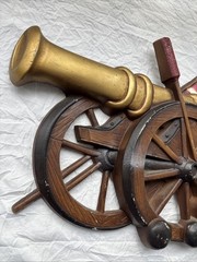 1967 Sexton Revolutionary War Cannon 13 Star Flag Metal Wall Decor