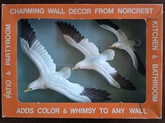 VTG Norcrest Chalkware Bisque Seagulls in Flight Wall Hangings Set/3 NEW IN BOX