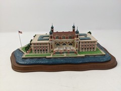 RARE Danbury Mint NYC Ellis Island New York City Replica Original Box & Papers