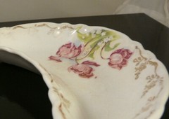 VINTAGE W.S. GEORGE RADDISON SMALL BONE DISH PLATE CRESCENT SHAPE FLOWER MOTIF