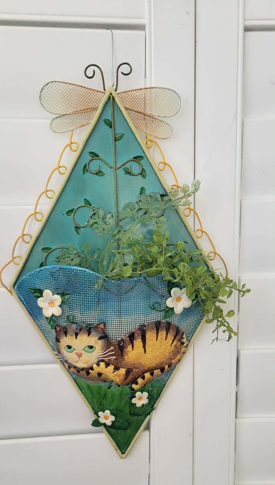 VTG 1990’s Hand-Painted Cat Wall Pocket, Tin w/Metal Mesh & Dragonfly Accents
