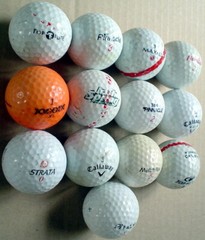 ONE LOT OF 13 GOLF BALLS **** UN LOT DE 13 BALLES DE GOLF
