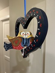 VTG Wooden Heart Shaped Hand Painted Folk Art Hanging Love Birds, Made In USA!