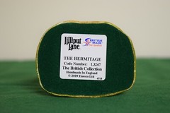 Lilliput Lane The Hermitage L3267. Mint in its original box with a deed