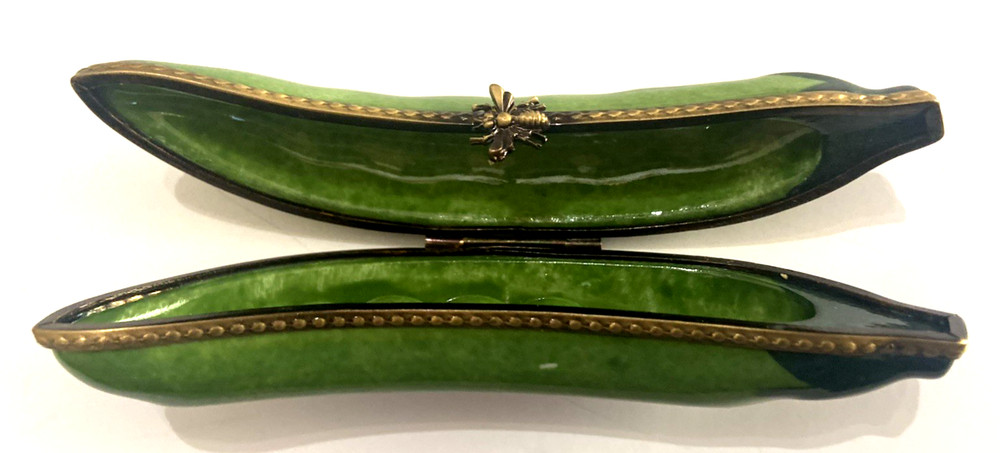 LIMOGE PEAPOD TRINKET BOX AF 4” Peint Main Signed France Vegetable