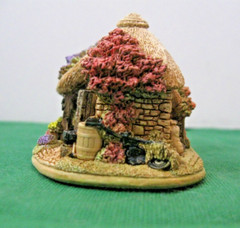 Lilliput Lane Collectibles Where Sparks Fly. Mint in its box with deed. L2631