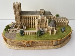 Lilliput Lane “Westminster Abbey” Britain’s Heritage – Code L2285 (2000) – Boxed