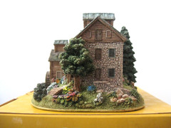 Lilliput Lane Keirstead Mill Mint in its original box with a deed.